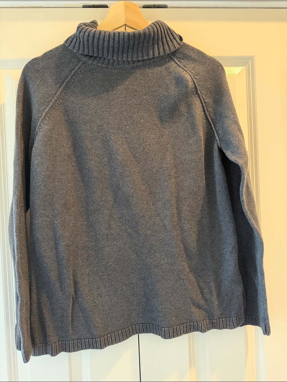 JEANNE PIERRE Men's Slate Gray Turtleneck Sweater